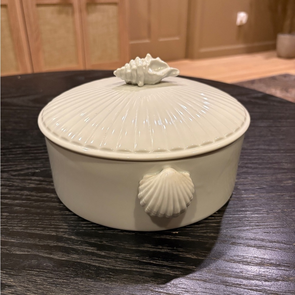 Sea Shell By Shafford Casserole Dish Oven to Table 
8.5”D
